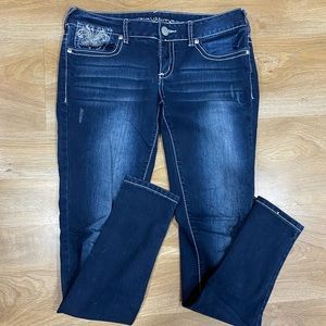 Maurices jeans